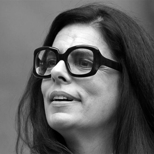 Francoise Bettencourt Meyers: Leading L'Oreal with a Focus on Sustainability and Social Responsibility